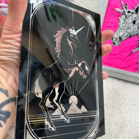 Painted glass vtg Lee Sales 1987 Unicorn black glitter silver 6" x 9" - Picture 3 of 10